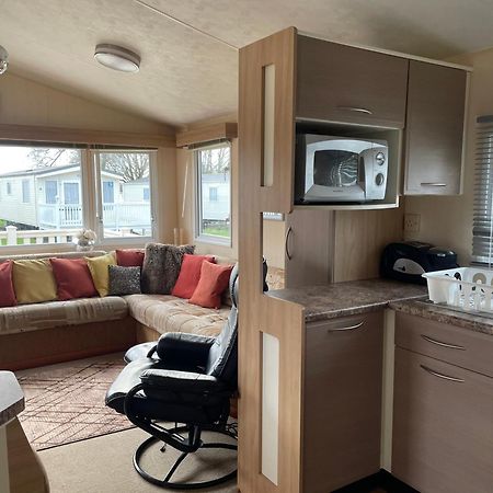 Cosy 3 Bedroom Caravan, South Cerney Ngoại thất bức ảnh