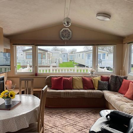 Cosy 3 Bedroom Caravan, South Cerney Ngoại thất bức ảnh