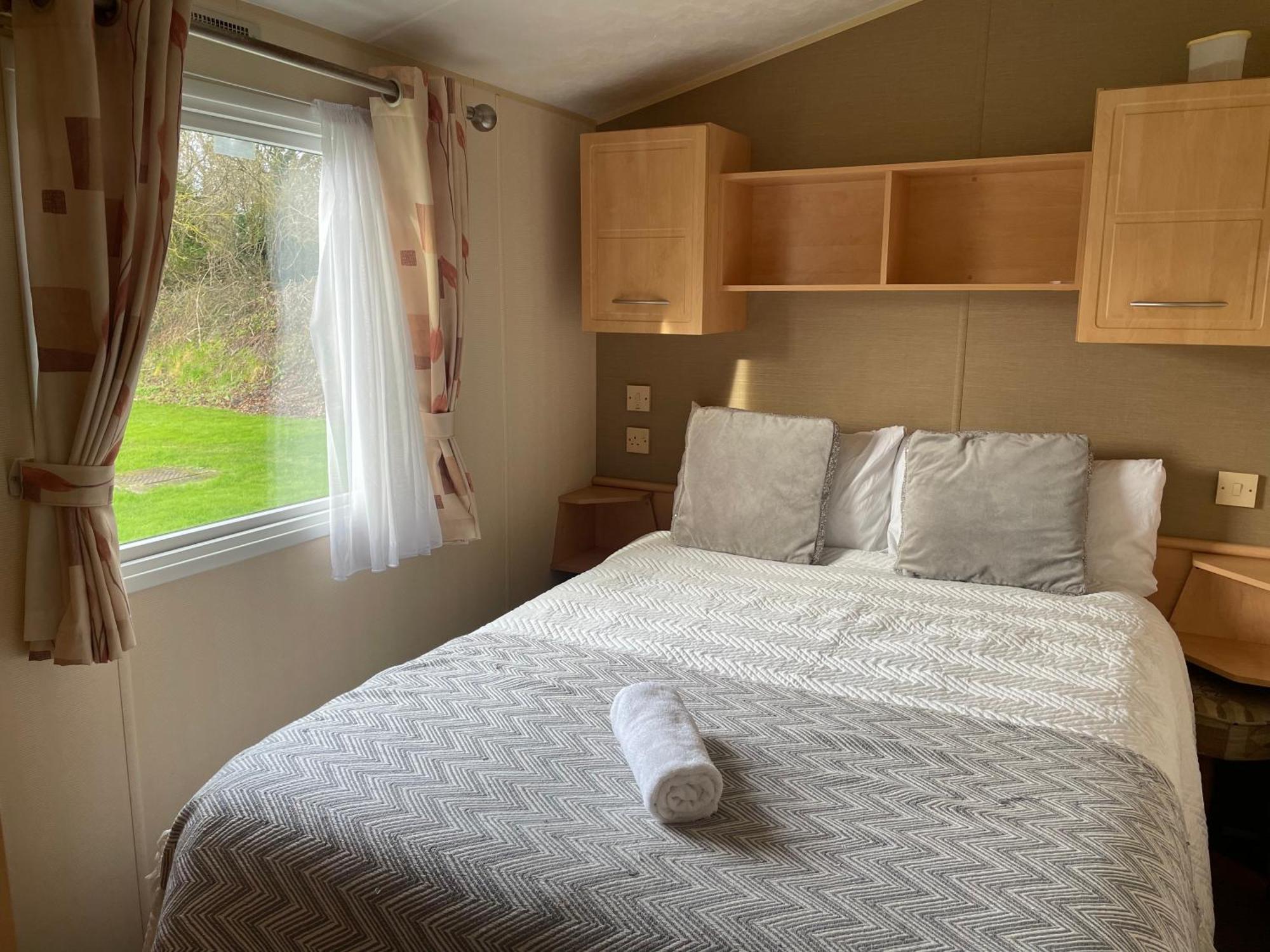 Cosy 3 Bedroom Caravan, South Cerney Ngoại thất bức ảnh