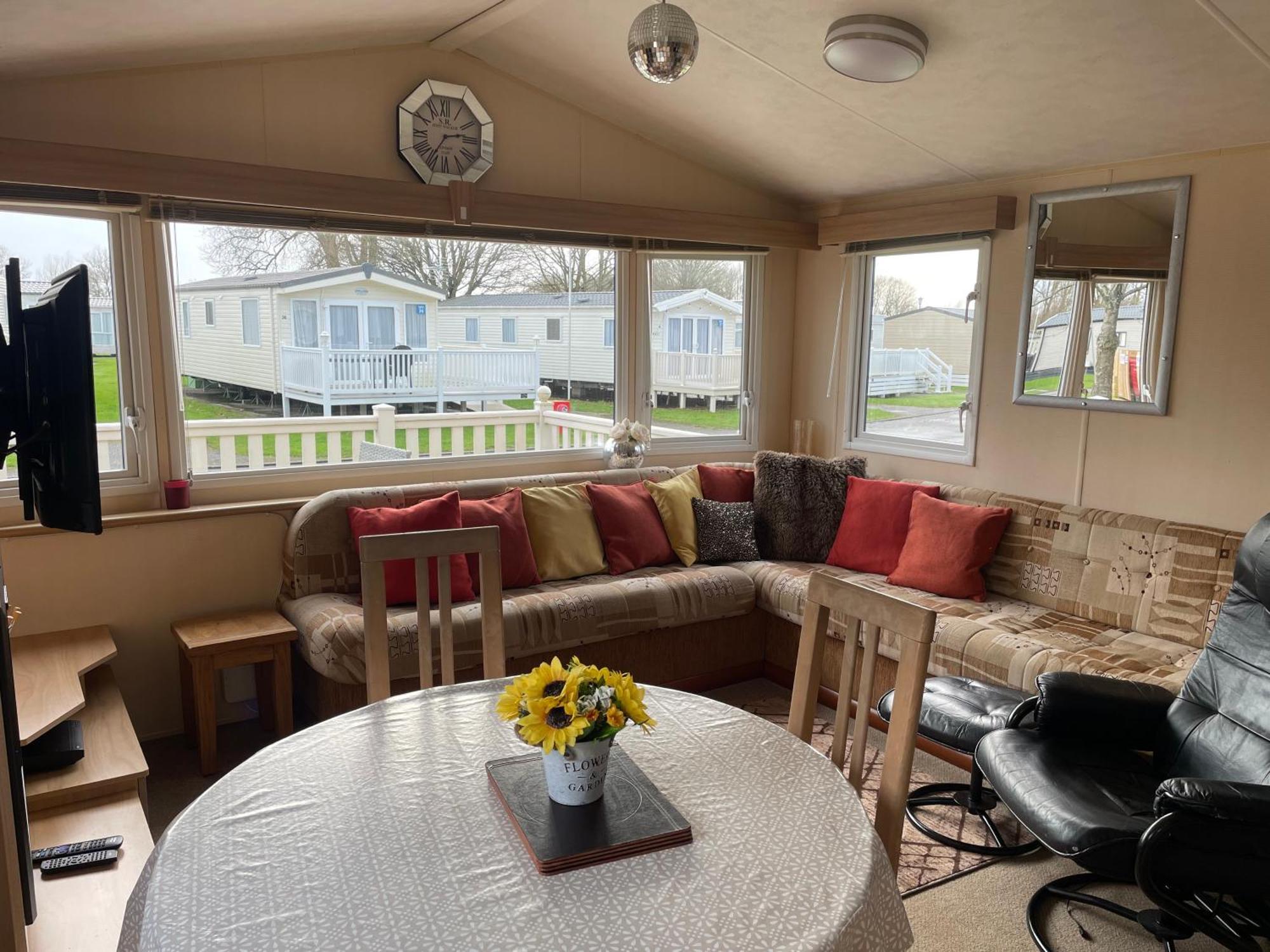 Cosy 3 Bedroom Caravan, South Cerney Ngoại thất bức ảnh